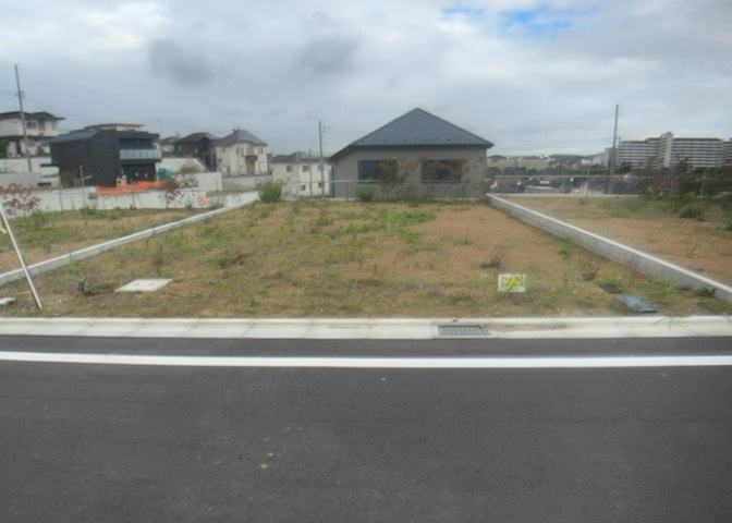 家を建てる前提で土地を探している場合、地盤の丈夫さは譲れない条件の一つです。地盤が脆弱だと追加工事が必要となります。また、過去に地盤沈下や液状化現象を起こした土地は、できるだけ避けた方がいいでしょう。