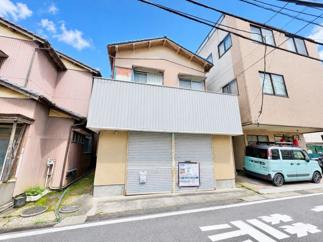 東武スカイツリーライン「越谷」駅徒歩約6分、交通アクセス良好！ご家族のライフスタイルに合わせた自由設計が可能です！当社無料の間取り作成も承ります！建物イメージや資金計画などお気軽にご相談ください！