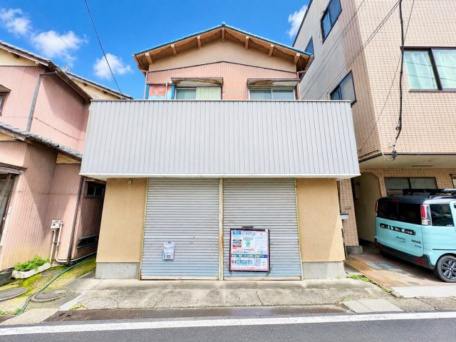 東武スカイツリーライン「越谷」駅徒歩約6分、交通アクセス良好！ご家族のライフスタイルに合わせた自由設計が可能です！当社無料の間取り作成も承ります！建物イメージや資金計画などお気軽にご相談ください！