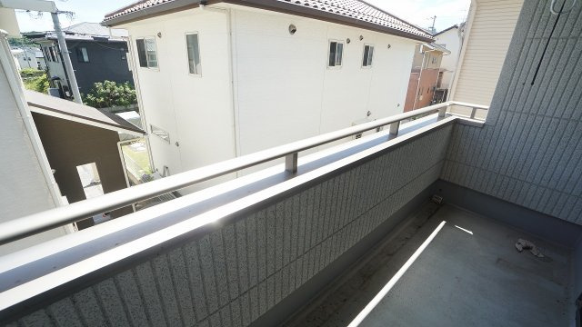 日当たり眺めも良好なワイドバルコニー
