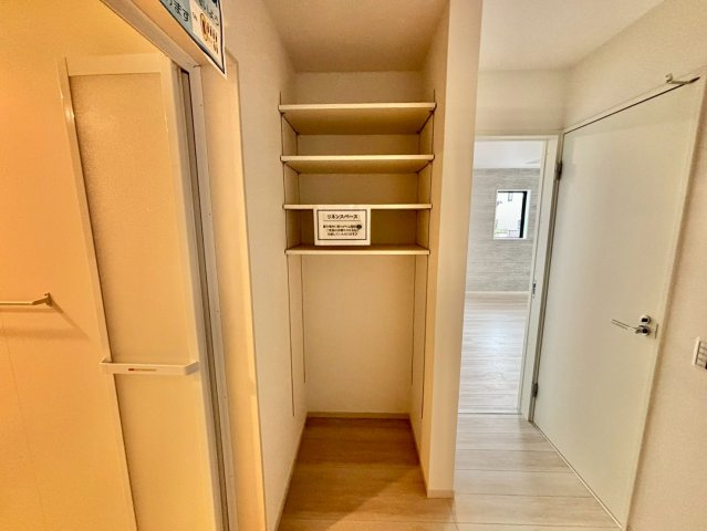収納が豊富で、暮らしやすさに配慮した間取りです。
