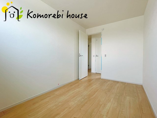 ゆったりした洋室です