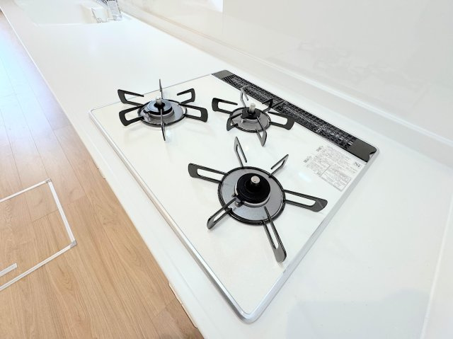 ◆長い時間滞在するキッチンだからこそ、食事の準備を楽しい時間に、忙しい時でもスムーズに無駄なく作業できる、お手入れも簡単にできるなど、毎日を楽しくするキッチンスペースに仕上げました。