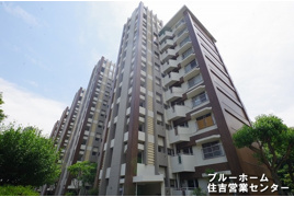 陵南住宅2号棟の外観