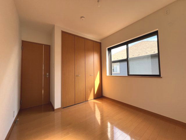 【洋室2】5.2帖