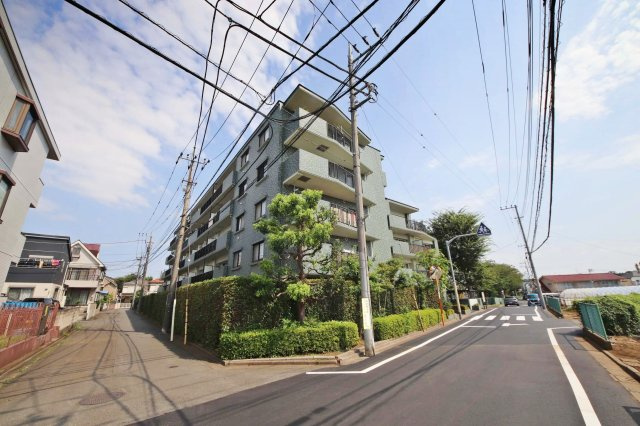 緑豊かで閑静な住宅街、ぜひ一度ご家族揃ってご検討下さい