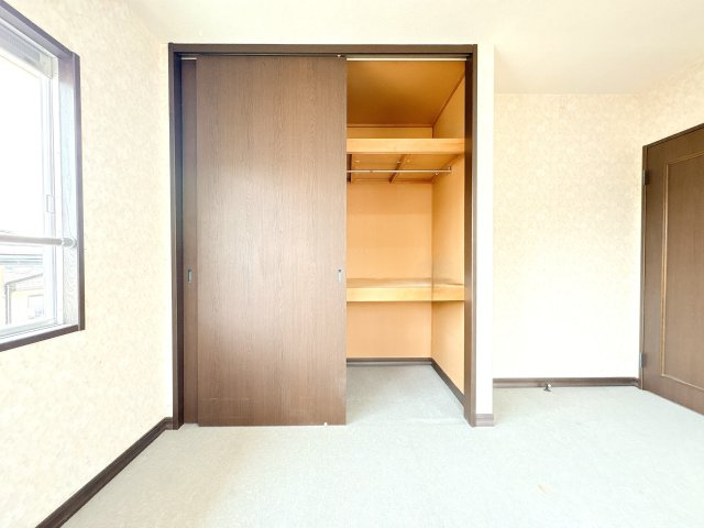 2F北東洋室の別角度になります♪