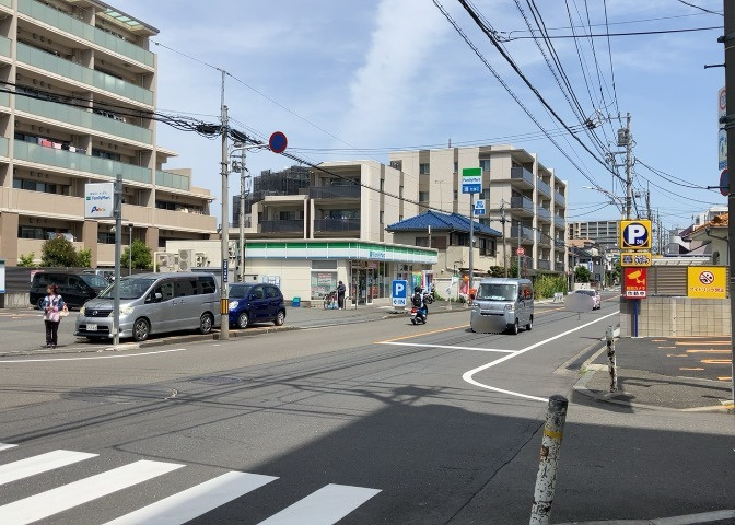 眺望の良さを楽しめるダイニングキッチンで家族団らんの時間を過ごしてはいかがでしょうか。バルコニーから見える景色を家族で眺める時間は、時間が経つのを忘れてしまいそうですね。是非、現地を見に行きましょう！