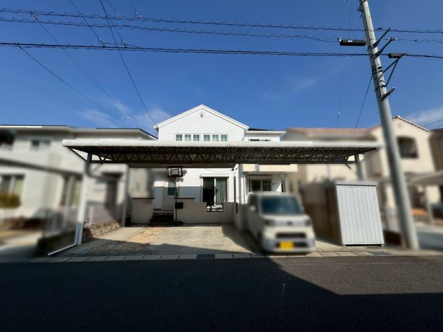 2013年7月築・南側道路接道の2階建住宅