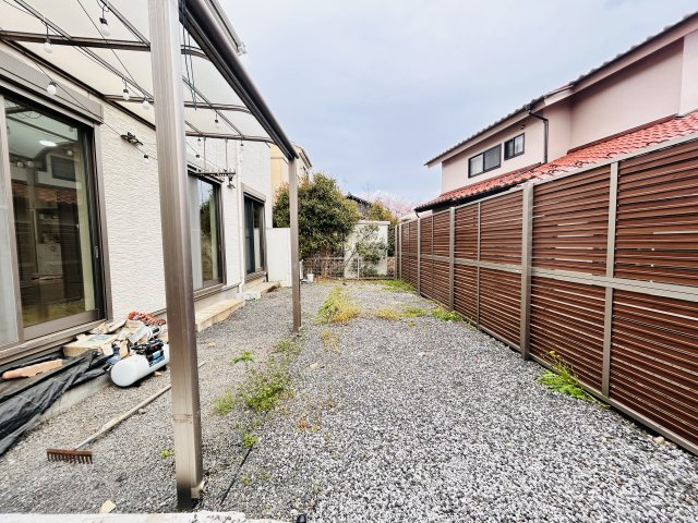 広大なお庭は多用途に使用可能です♪
