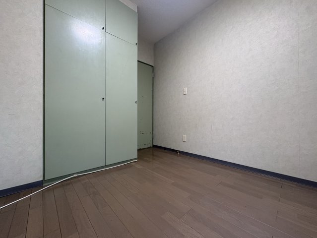 ◆気持ちの良い風が室内へ入り込む居室。家具を配置しても広々ご利用いただけます！！　