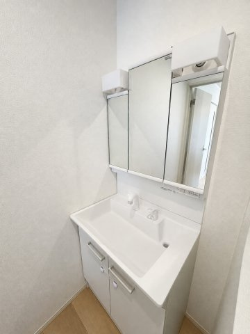 朝の身支度をスムーズに行える洗面台です