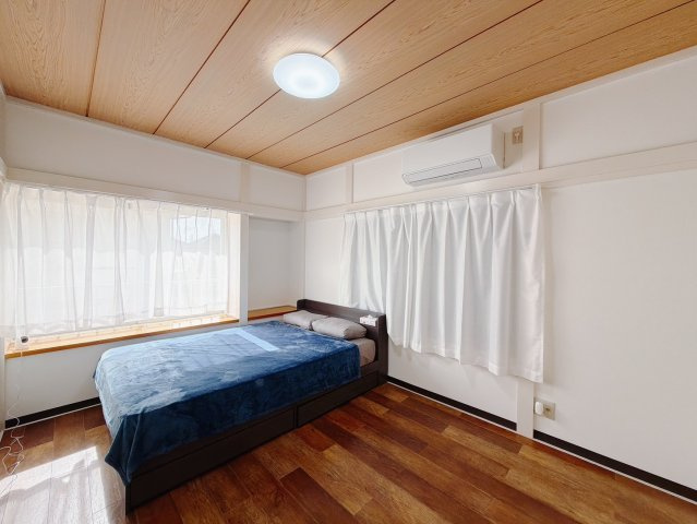 ■洋室｜「今日も一日お疲れ様」とご夫婦でゆったりくつろげる寝室。毎日の家事やお仕事に疲れた日はフカフカのベットで癒されてください♪
