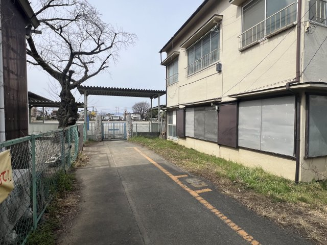 前面道路含む現地写真です