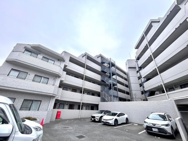 ■新規リフォーム済み　■ペット飼育可能(細則有)　■3LDK　最上階、眺望良好！　■出羽小学校徒歩5分(400ｍ)・富士中学校徒歩11分(850ｍ)