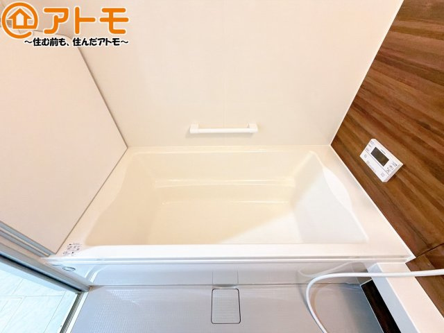 ボタンひとつで湯張りのできるオートバスは、追い炊きも給湯温度の変更も楽々♪