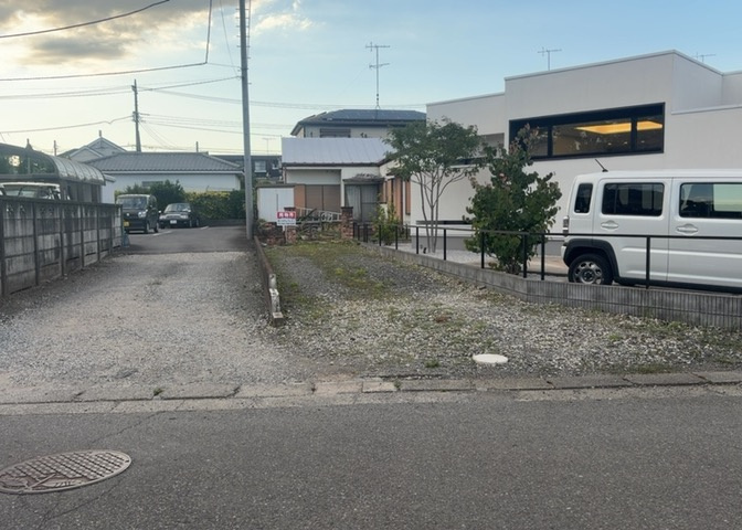 土地探しをしていると都市計画区域という言葉を目にすると思います。法律によって、都道府県知事や国土交通大臣が指定するエリアのことを指しており、都市計画区域は市街化区域と市街化調整区域に分けられています。
