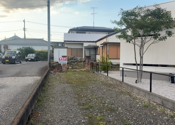物件の詳細については、現地を見てわかること以外に、役所や法務局などで調べないとわからないことがあります。そのため、現地に行く場合は、もしこの物件を買ったらどのような生活ができるかをイメージしましょう。