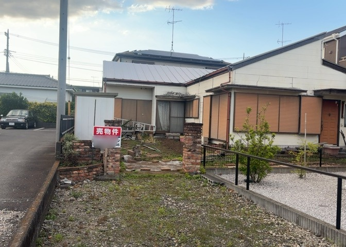 隣家の土地はどうなっているのか、生活利便施設が近くにあるのか、学校まで近いかなど、お客様のライフスタイルにあわせたイメージが重要です。また、近くにあると困る施設が近くにないかも確認するといいでしょう。