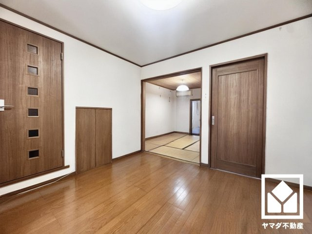 ※本画像は空室時の写真を加工し、家具・小物等を撤去したイメージです。　実際の仕様とは異なる場合がございます。