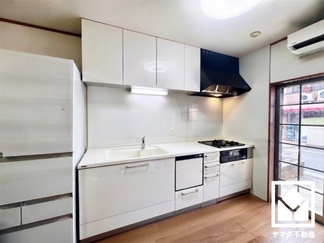 ※本画像は空室時の写真を加工し、家具・小物等を撤去したイメージです。　実際の仕様とは異なる場合がございます。