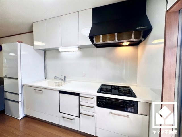 ※本画像は空室時の写真を加工し、家具・小物等を撤去したイメージです。　実際の仕様とは異なる場合がございます。