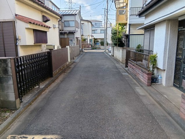 2026年2月撮影　「鶴瀬」駅徒歩10分とアクセス良好な立地です。