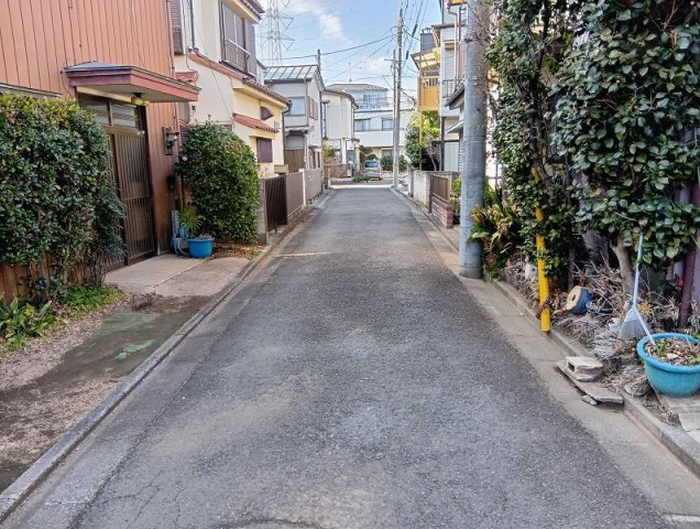 2026年2月撮影　近くに公園が点在した緑豊かな住環境です。