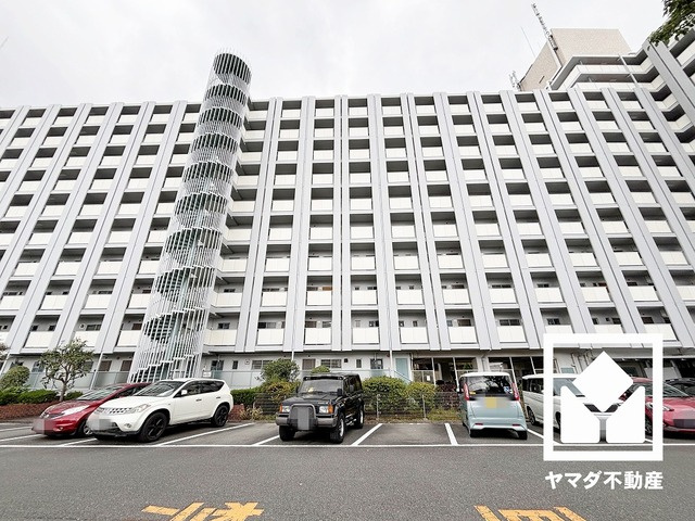 「業務スーパー西宮鳴尾店」まで徒歩3分、「サンディ北鳴尾店」まで徒歩4分など、お買い物施設が徒歩5分圏内に複数あり便利な住環境です。
