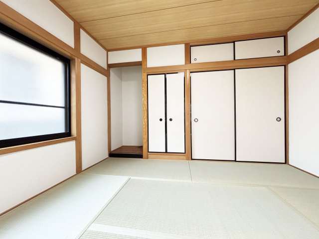 収納スペースがたっぷりとございますので、お荷物の多い方も安心です。