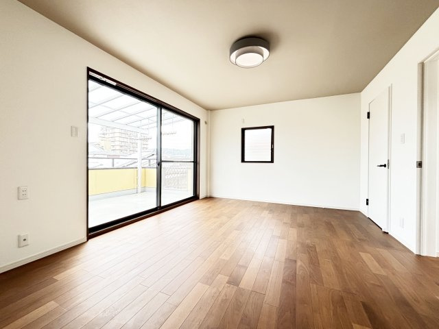 3階約10帖の洋室です！