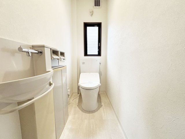 コンパクトで使いやすいトイレです