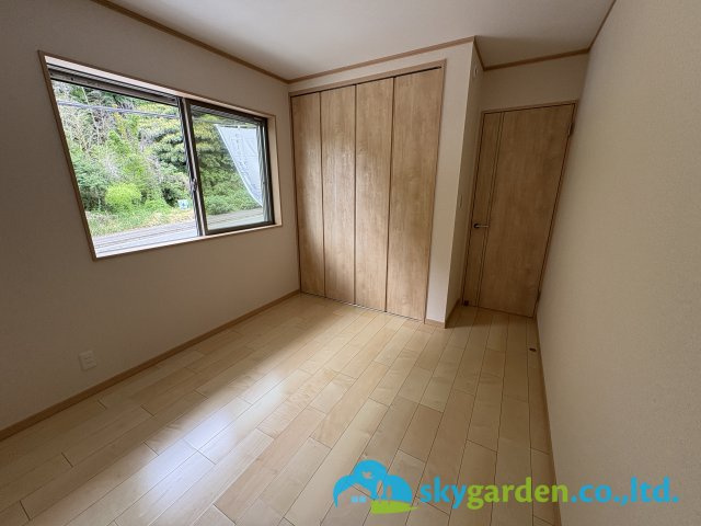 個人の部屋や寝室として使える洋室です
