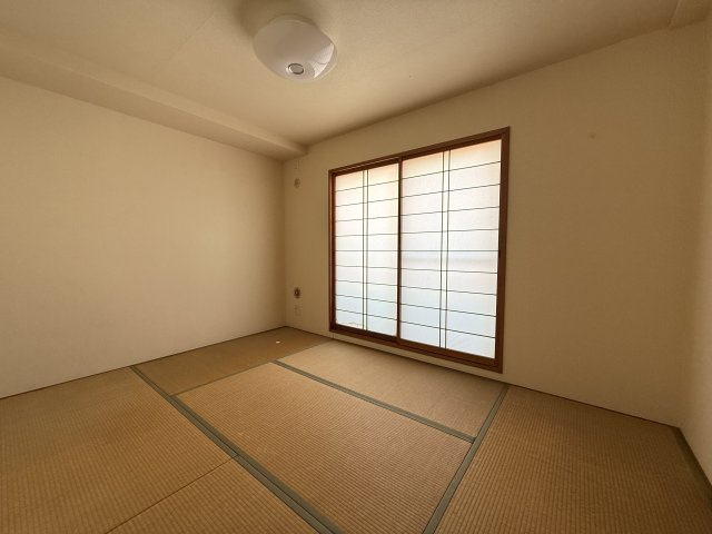 バルコニーに面した和室