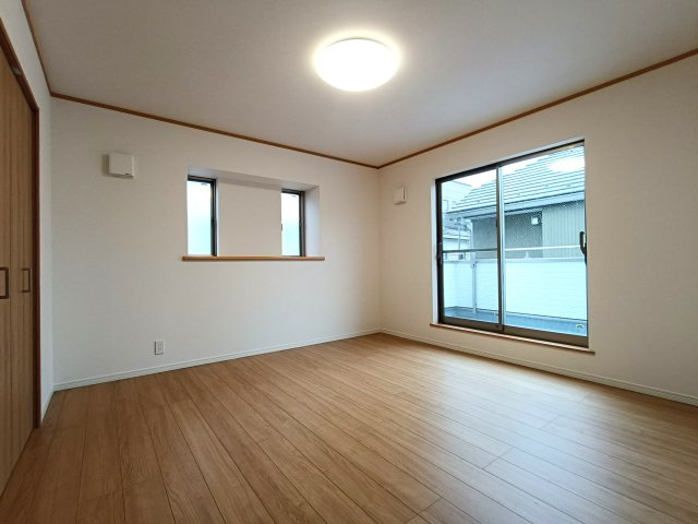 明るい洋室です