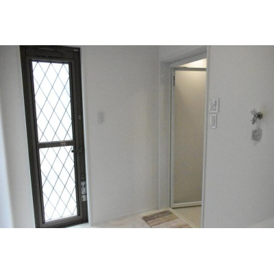 洗面脱衣所には勝手口付き！汚れたときは直接出入りできますよ☆*