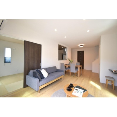 ナチュラルな色味で、どんな家具とも相性◎