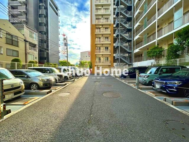 【敷地内駐車場】最新の空き状況や費用などの詳細は担当スタッフまでお問い合わせください。