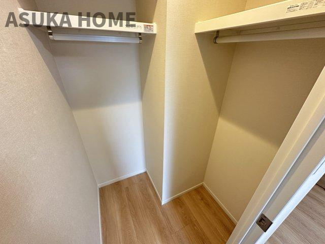 衣類や箱物や思い出の品もたっぷり収納できるので、整理整頓にも◎。お部屋もより広々と使えます。