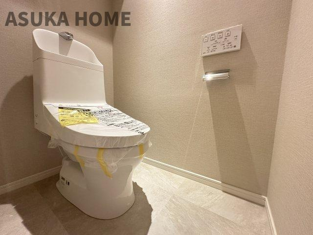 新規交換済！温水洗浄便座のトイレ設備です。