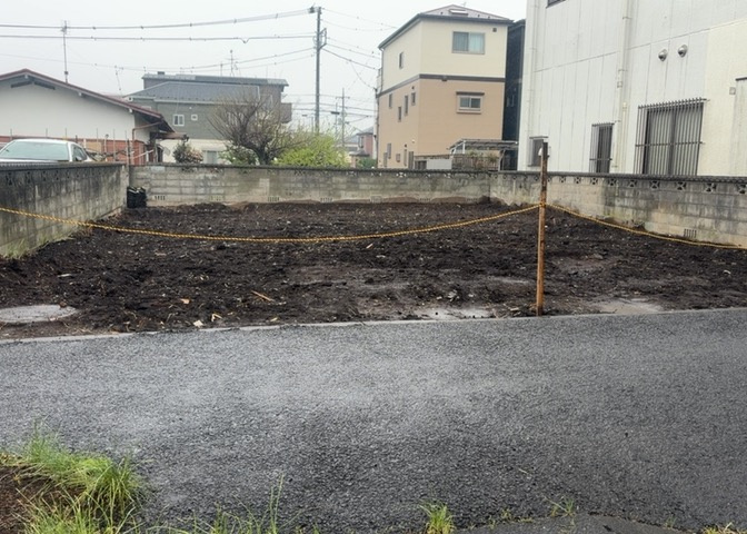 土地を買う際、住む地域の自治体や福祉の補助制度にも注目してみましょう。子供や老人の医療補助やゴミ出しのルールなど、自治体によってルールに大きな違いがあるため、暮らしやすい土地で判断するとよいでしょう。
