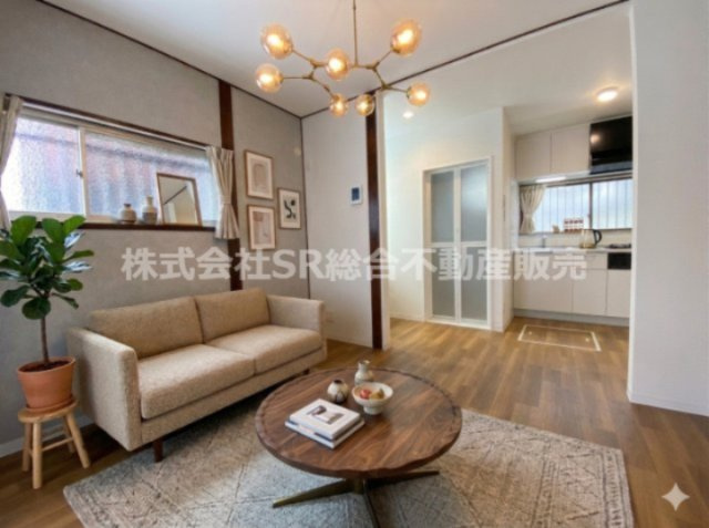 外観：327002246824