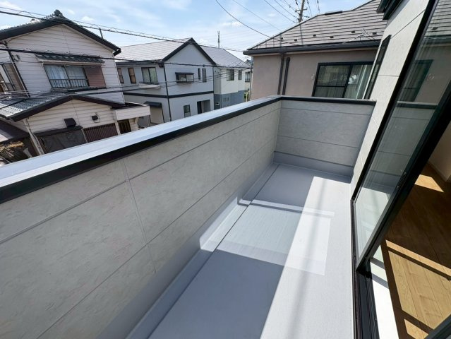 南西向きバルコニーで陽当り良好