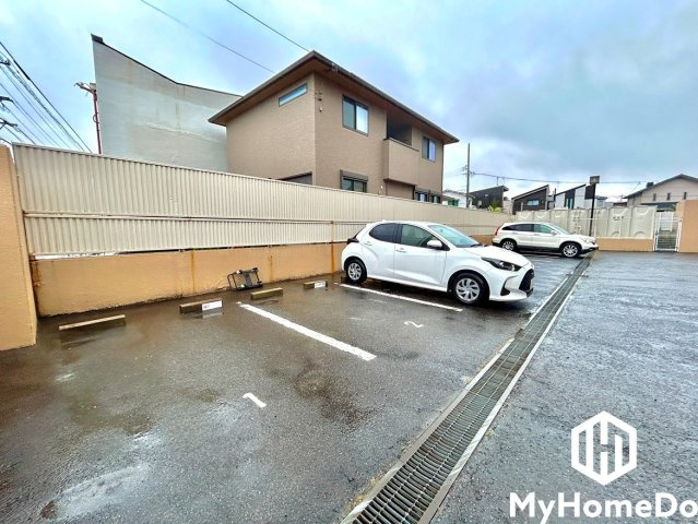 駐車場あり。空き状況につきましてはお気軽に弊社までお問い合わせください。