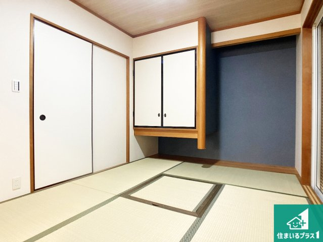 一室あると便利な和室は客間としてだけでなく、小さなお子様のプレイルームや食後のくつろぎスペースとしてもご利用いただけます。