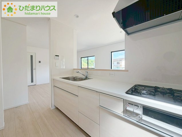 家族と会話しながら料理できるオープンカウンター♪