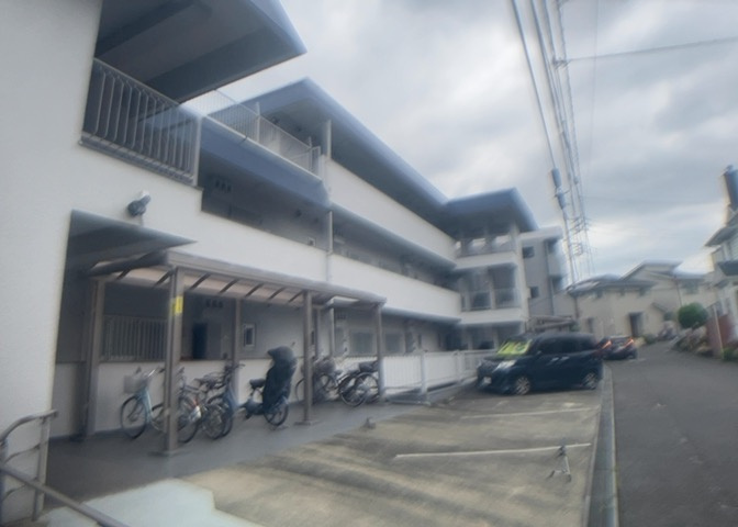 景色重視でお家選ぶをするとスーパーが遠い！学校が遠い！など生活をするうえで利便性で困ることもあります。まず一度現地を見学する際に、周辺の施設などがあるかを確認し、暮らし始めた後のことを想像しましょう。