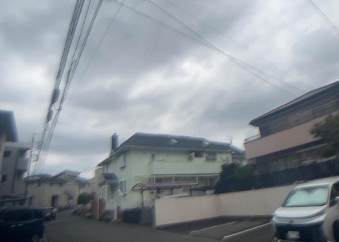 眺望を気にして物件を探す場合、前面に建物が建っていないか現地で確認しましょう！前面に建物があると景色はもちろん、日当たりや風通しにも影響が出てきます。住んだ時のことを想像しながら現地見学をしましょう。