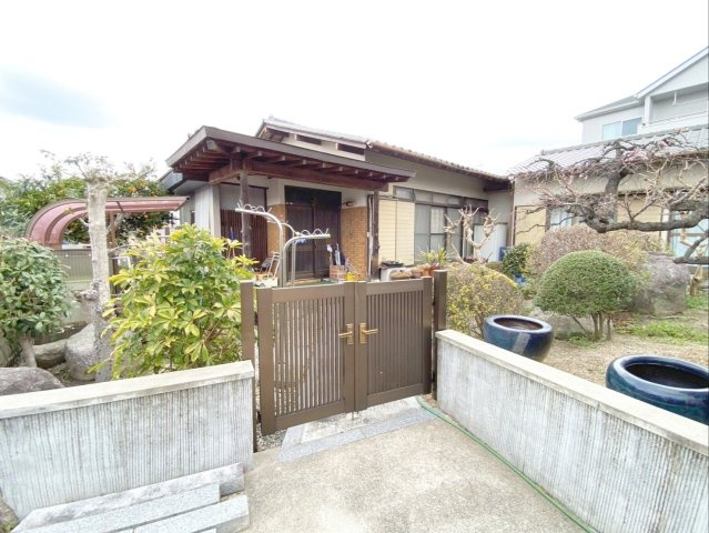 土地面積454.26ｍ2（約137.41坪）！現況は古家があります！