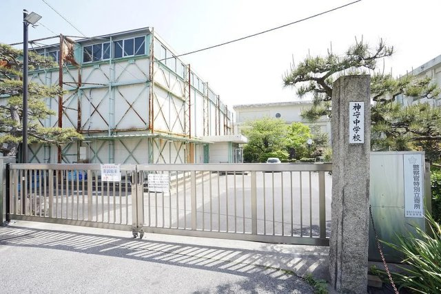津島市立神守中学校